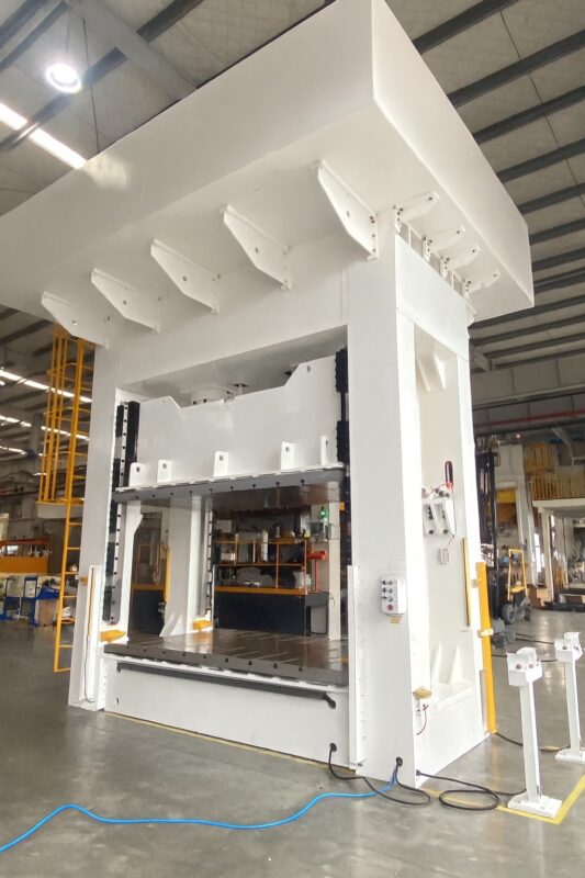 MetalPress Straight Sided Servo Hydraulic Press - MHS-SV - Installation 2 - LR