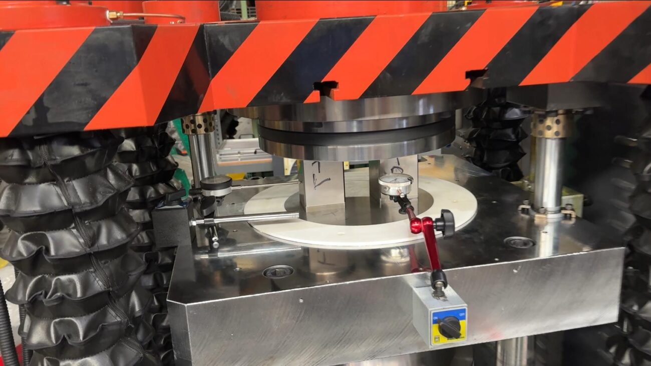MetalPress-Powder-Compaction-Press-MPC-SV-Inspection-02