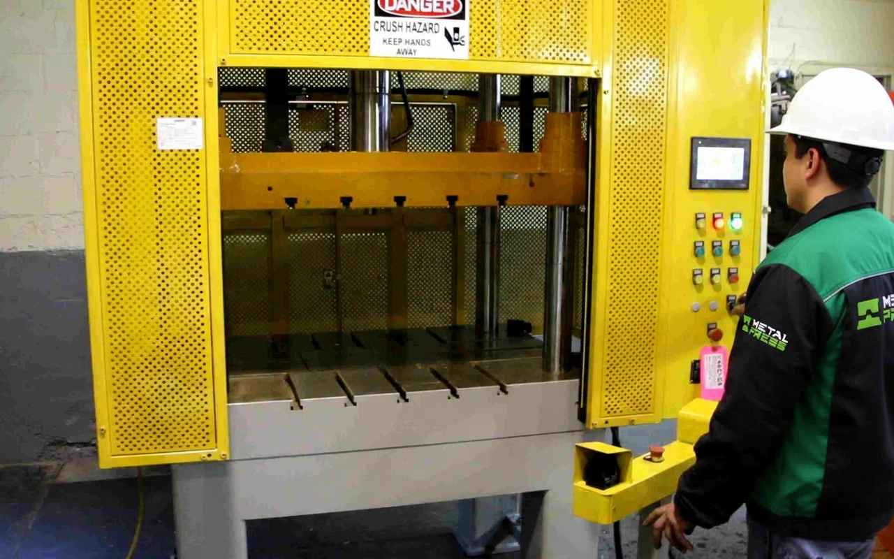MetalPress - 35 ton trim press 4 post hydraulic press - precommissioning - 02